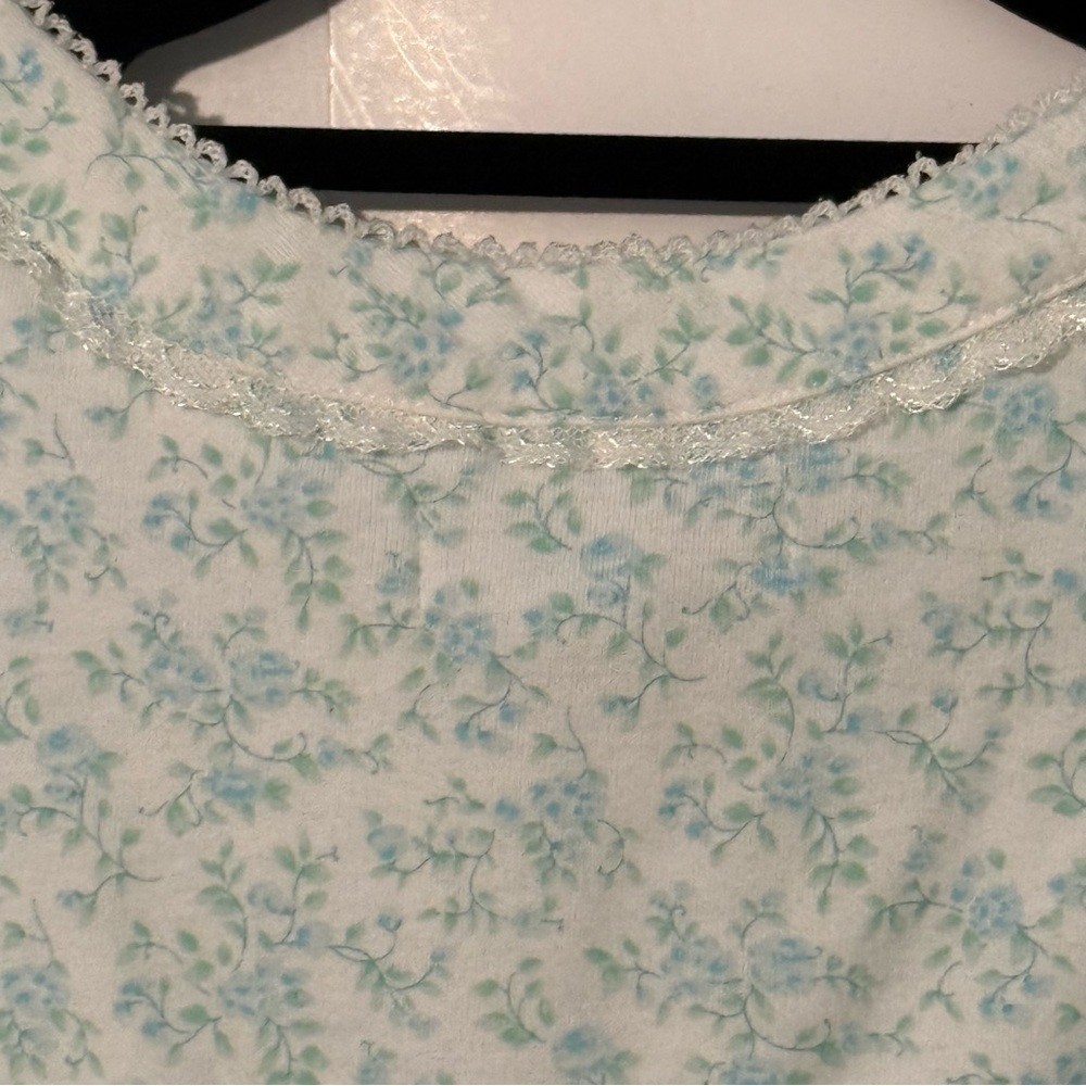 Miss Elaine White and Blue Floral Nightgown - Picture 4 of 5